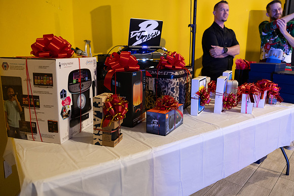 12dec25_TaurusChristmas-9339