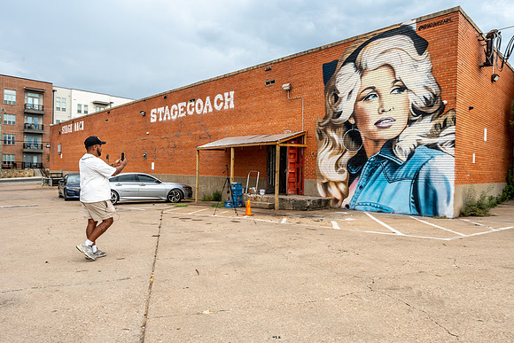 10sep26_©romanpena_DollyMural-74